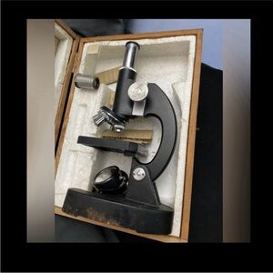 COC VINTAGE MICROSCOPE